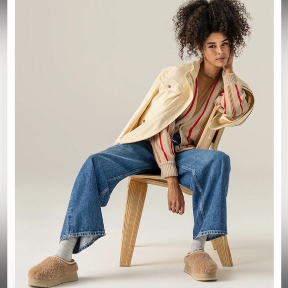 Ugg Maxi Curly Tazz Platform Slippers in Sand 6 - Picture 12 of 13